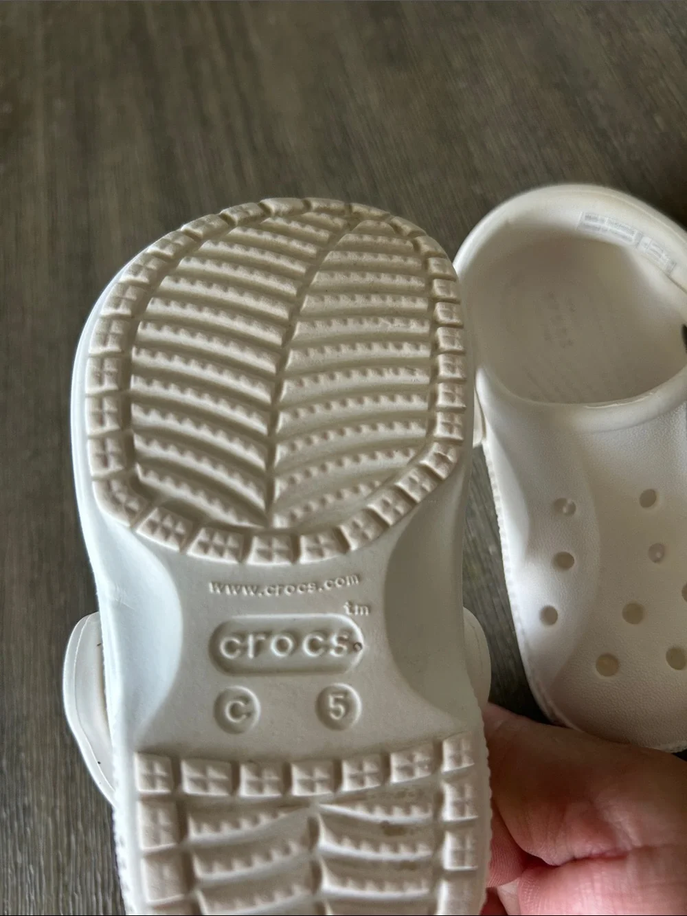 CROCS  Kids Classic Clog Sage White Slip, Like New, Sz. C5.